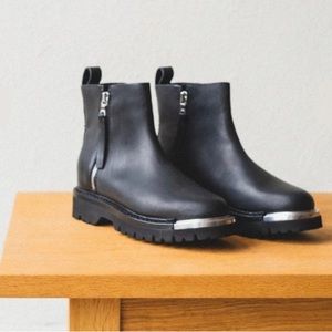 *Almost new* FEIT chunky metal zip women’s black boot size EU 37